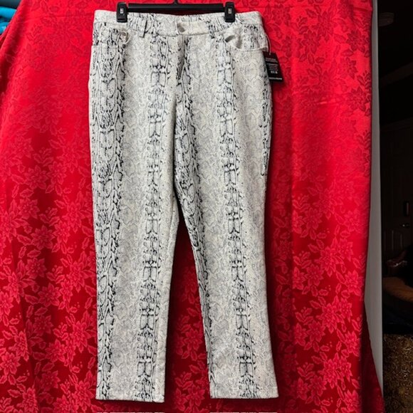 Boston Proper Shimmer Snake Print Five Pocket Pant - Off White- Size 12 - NWT - Picture 3 of 11